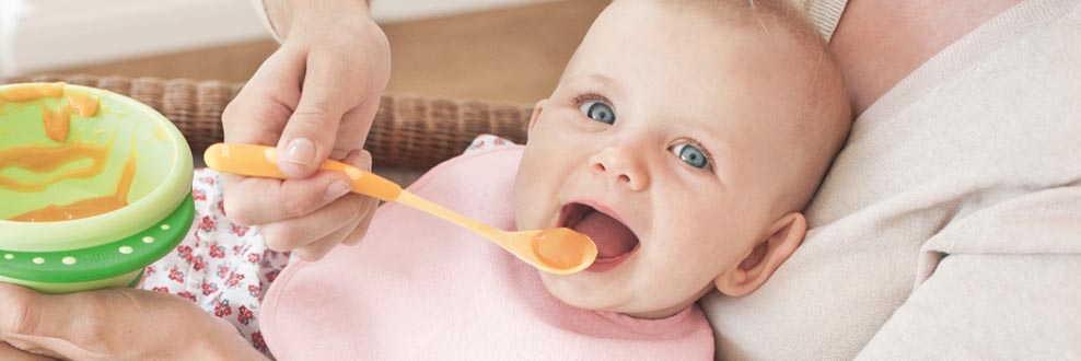 [Translate to chinese traditionally:] learning to eat and drink